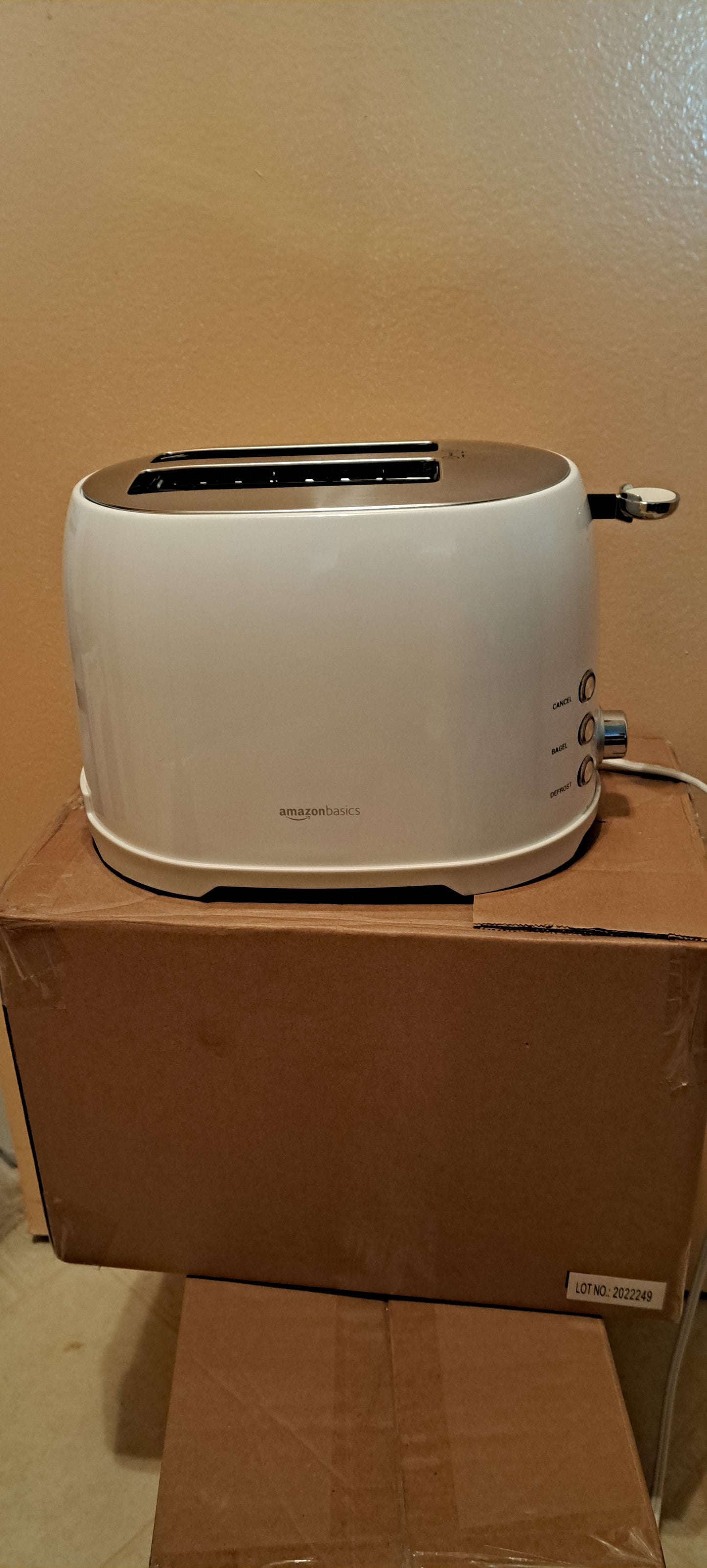 Amazon basic toaster