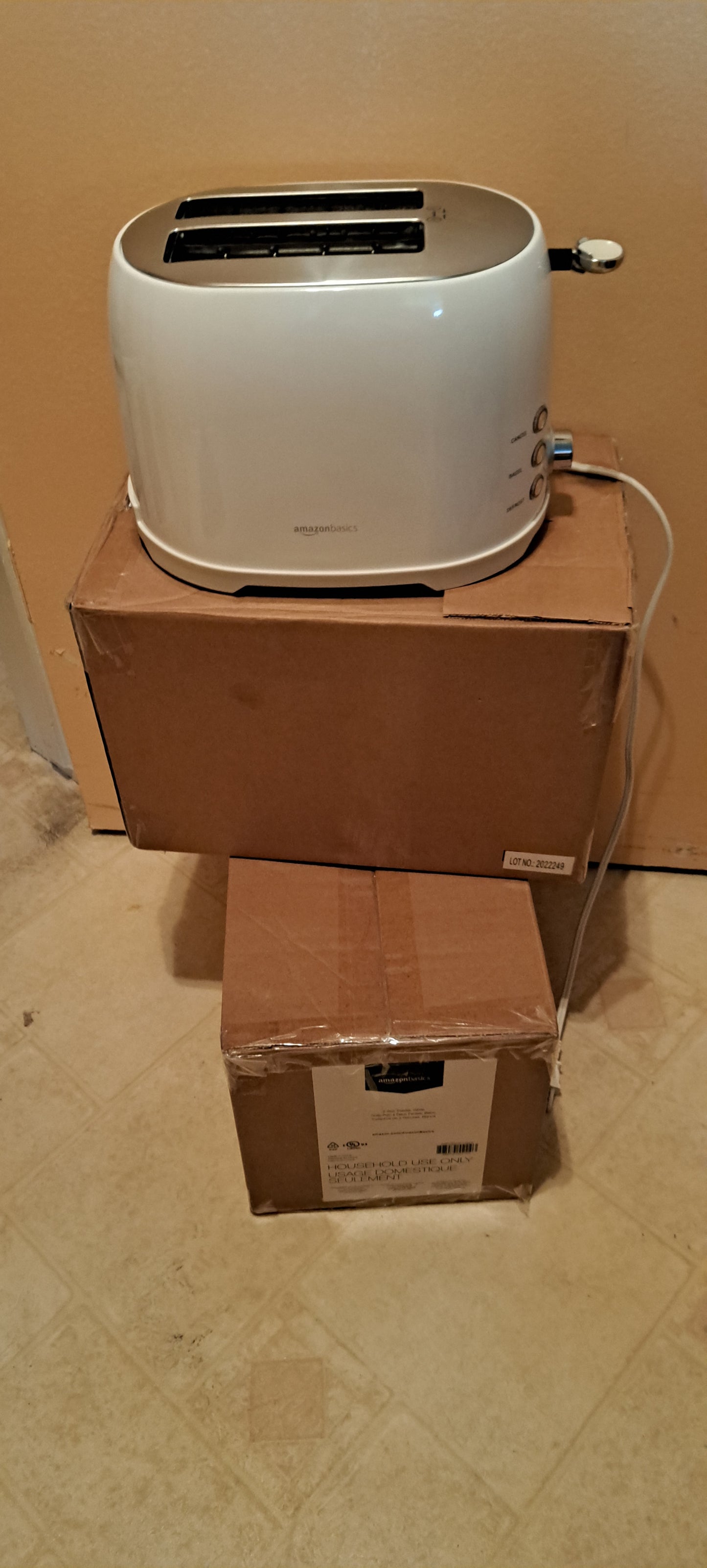 Amazon basic toaster
